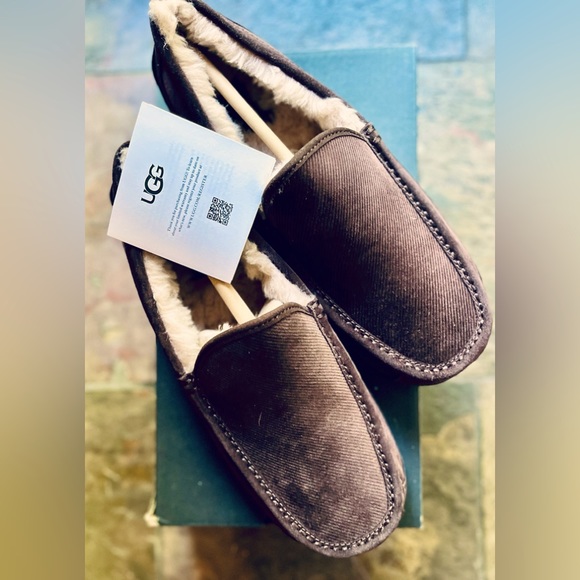 UGG Other - Ugg plush Ascot corduroy shoes with Sherpa lining Size 11 Men’s NIB